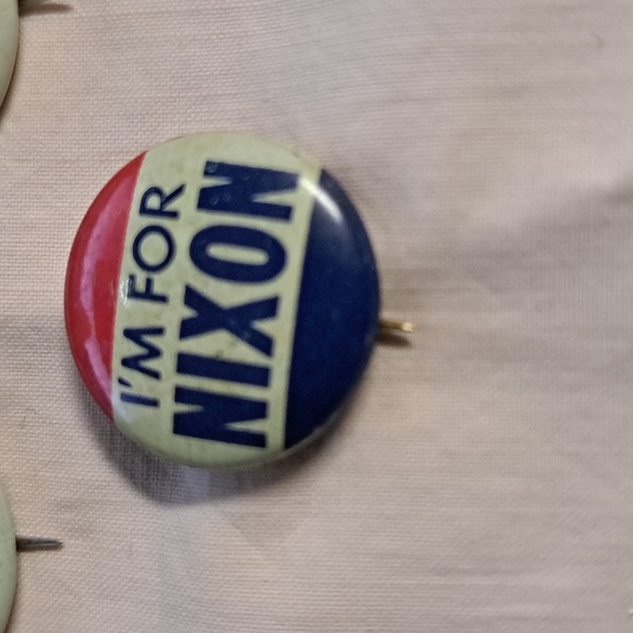 Nixon Political Campaign Election Buttons (5 pins sold together in a bundle) - Picture 5 of 5